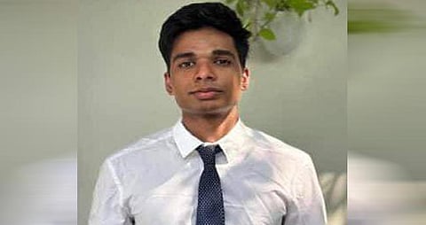 കർണാടകയിൽ സ്വകാര്യ ബസ് മറിഞ്ഞ് മലയാളി യുവാവ് മരിച്ചു