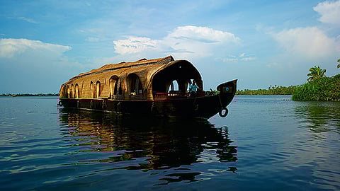 ഓണാഘോഷം: ടൂറിസ്റ്റ് ബോട്ടുകളിൽ പരിശോധന കർശനമാക്കി | Onam celebrations