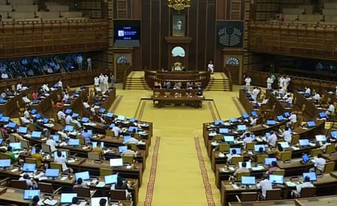 ADGP-RSS ബന്ധത്തിൽ അടിയന്തിര പ്രമേയ ചർച്ചക്ക് അനുമതി: സഭയിൽ വീണ്ടും ബഹളം, 4 പ്രതിപക്ഷ അംഗങ്ങൾക്ക് താക്കീത് | Kerala legislative assembly