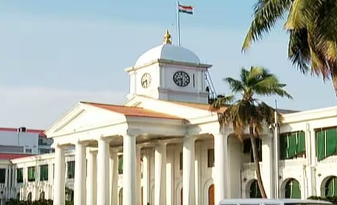 CAG report says Kerala is in huge economic crisis