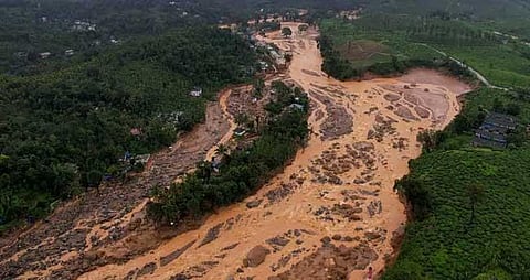 ഉരുള്പൊട്ടല് ദുരന്തബാധിതരുടെ കടങ്ങള് എഴുതിത്തള്ളണം, 15 ദിവസത്തിനകം നടപടിയെടുക്കണം: പി എ സി | Wayanad landslide