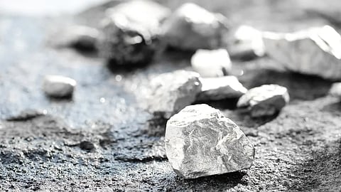 ‘കാലാവസ്ഥാ വ്യതിയാനം’: സമുദ്രത്തിൽ വെള്ളി കുമിഞ്ഞ് കൂടുന്നുവെന്ന് പഠനങ്ങൾ | Silver is being buried beneath the sea because of climate change