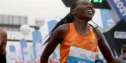 ഷിക്കാഗോ മാരത്തണിൽ കെനിയയുടെ റൂത്ത് പുതിയ വനിതാ ലോക റെക്കോർഡ് സ്വന്തമാക്കി