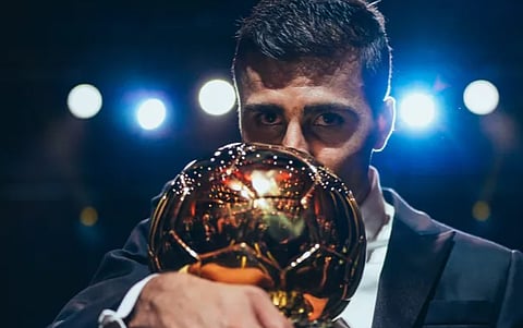 ബാലൺ ഡി ഓറിൽ റോഡ്രിയും ബോൺമതിയും തിളങ്ങി: മാഞ്ചസ്റ്റർ സിറ്റിക്കും ബാഴ്സ താരങ്ങൾക്കും ചരിത്ര വിജയങ്ങൾ