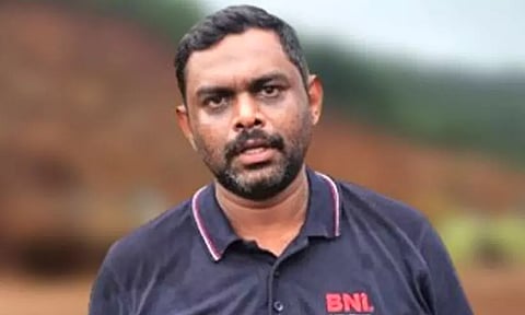 ‘സമൂഹത്തിൽ ചേരിതിരിവുണ്ടാക്കാൻ ശ്രമം’: അർജുൻ്റെ സഹോദരി നൽകിയ പരാതിയിൽ ലോറിയുടമ മനാഫിനെതിരെ കേസ് | Shiroor Arjun