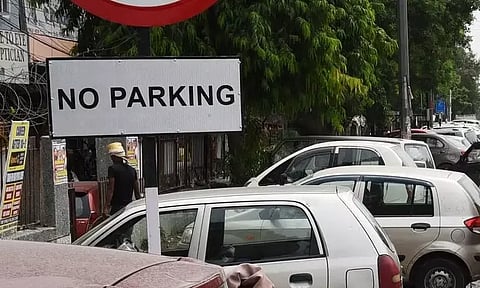 പാർക്കിങ്ങിനെ ചൊല്ലി തർക്കം; സ്ത്രീത്വത്തെ അപമാനിക്കൽ കേസ് ഹൈകോടതി റദ്ദാക്കി