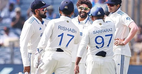 രണ്ടാം ടെസ്റ്റ്: ന്യൂസിലൻഡിനെ 255ന് പുറത്താക്കി, ഇന്ത്യക്ക് 359 റൺസ് വിജയലക്ഷ്യം