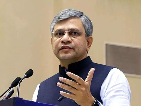 മുഖ്യമന്ത്രി പിണറായി വിജയൻ കേന്ദ്ര റെയിൽവേ മന്ത്രി അശ്വിനി വൈഷ്ണവുമായി കൂടിക്കാഴ്ച നടത്തി