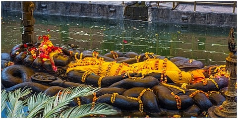 സർപ്പശയ്യയിൽ ഉറങ്ങുന്ന മഹാവിഷ്ണു, വെള്ളത്തില് പൊങ്ങിക്കിടക്കുന്ന കരിങ്കല് വിഗ്രഹം; വിശ്വാസികളെ അത്ഭുതപ്പെടുത്തുന്ന ബുദ്ധനീലകണ്ഠ ക്ഷേത്രം | Budhanilkantha Temple