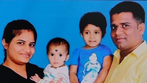 കുട്ടികൾ അടക്കം ഒരു കുടുംബത്തിലെ നാല് പേർ മരിച്ച നിലയിൽ; കുട്ടികളെ കൊലപ്പെടുത്തിയ ശേഷം ദമ്പതികൾ ജീവനൊടുക്കിയതെന്ന് സൂചന | Four of family commit suicide