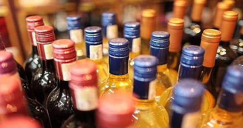 ബസിൽ മദ്യം കടത്ത്: ഡ്രൈവർ ഉൾപ്പെടെ രണ്ടുപേർ അറസ്റ്റിൽ | Liquor smuggling