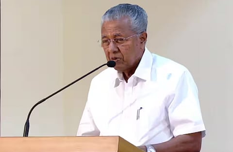 ‘മലപ്പുറം ജില്ലയിലെ കേസുകളുമായി ബന്ധപ്പെട്ട് ലീഗ് അസത്യം പ്രചരിപ്പിക്കുന്നു’: പി ജയരാജൻ്റെ പുസ്തകം പ്രകാശനം ചെയ്ത് മുഖ്യമന്ത്രി | CM released P Jayarajan’s book