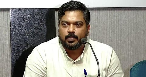 ‘പാർട്ടിക്കകത്തെ കുറേ പുഴുക്കൾക്കും പ്രാണികൾക്കും വേണ്ടിയാണ് തൻ്റെ പോരാട്ടം’, ‘സ്വതന്ത്രനായി മത്സരിക്കും’: എ കെ ഷാനിബ് | AK Shanib about Congress