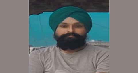 അലഞ്ഞുതിരിയുന്ന കന്നുകാലികൾ മോട്ടോർ സൈക്കിളിനു മുന്നിലേക്ക് ചാടി; അപകടത്തിൽ യുവാവിന് ദാരുണാന്ത്യം