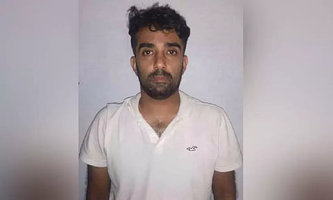 ജാമ്യത്തിലിറങ്ങിയ അധ്യാപകൻ വീണ്ടും ലക്ഷങ്ങളുടെ കള്ളനോട്ടുമായി പിടിയിൽ