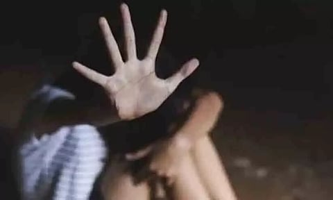 പരീക്ഷയ്ക്കിടെ സംശയം ചോദിച്ചു; അധ്യാപകൻ തോളിലിടിച്ചു, അഞ്ചാം ക്ലാസുകാരന്റെ തോളെല്ല് പൊട്ടി | School Student Assault