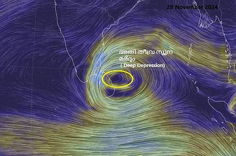 ബംഗാൾ ഉൾക്കടലിൽ ചുഴലിക്കാറ്റിന് സാധ്യത: സംസ്ഥാനത്ത് ഇടിമിന്നലോട് കൂടിയ മഴ, ഇന്ന് ഒരിടത്തും തീവ്ര, അതിതീവ്ര മഴമുന്നറിയിപ്പുകളില്ല | Hurricane warning in the Bay of Bengal