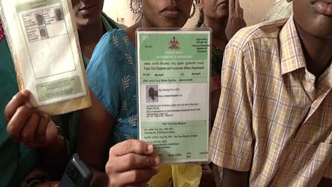 കർണാടകയിൽ അയ്യായിരത്തിലധികം സർക്കാർ ജീവനക്കാരുടെ കയ്യിൽ ബിപിഎൽ കാർഡ്; അരിയുടെ വിപണി വില ഇവരിൽ നിന്ന് ഈടാക്കും | Karnataka bpl card