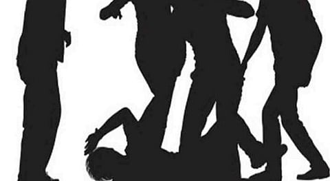 മദ്യക്കച്ചവടം അന്വേഷിക്കാനെത്തിയ എക്സൈസ് ഉദ്യോഗസ്ഥർക്കെതിരെ ആക്രമണം