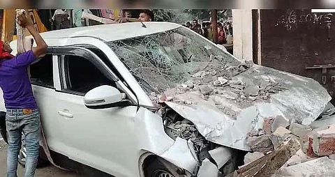മദ്യലഹരിയിൽ അമിതവേഗം; സ്കൂൾ മതിൽ ഇടിച്ചുതകർത്ത് കാർ: വിദ്യാർഥിക്ക് ദാരുണാന്ത്യം