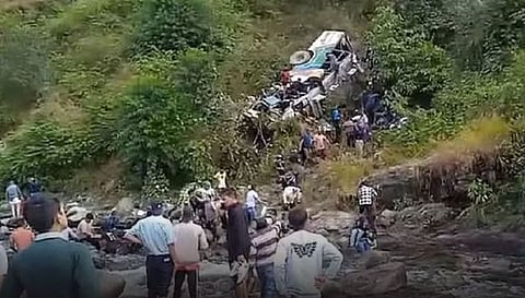 ഉത്തരാഖണ്ഡ് ബസ് അപകടം; 15 മൃതദേഹങ്ങൾ കണ്ടെത്തി, ബസിലുണ്ടായിരുന്നത് 50-ഓളം പേർ | Uttarakhand Bus Accident Video