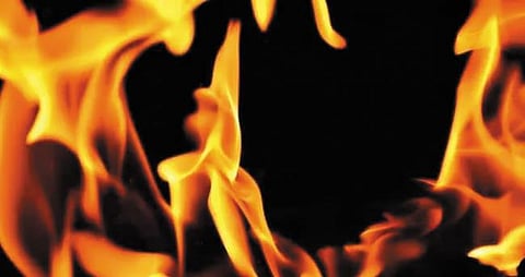 പാലക്കാട്ട് ഫർണിച്ചർ കടയിൽ വൻ തീപ്പിടിത്തം