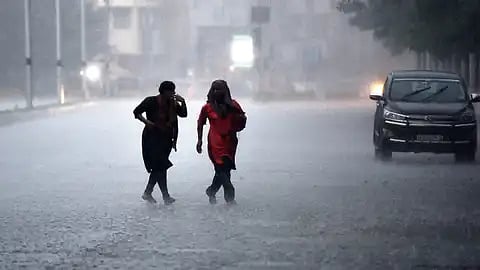 കനത്ത മഴക്ക് സാധ്യത : തമിഴ്നാട്ടിൽ രണ്ട് ദിവസത്തേക്ക് ഓറഞ്ച് അലർട്ട് | Tamil Nadu Rain Alert