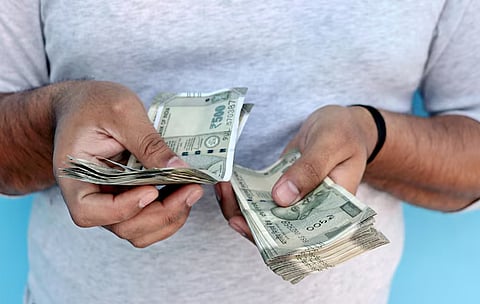 സംസ്ഥാനത്ത് 1500 ഓളം സര്ക്കാര് ജീവനക്കാര് ക്ഷേമ പെന്ഷന് വാങ്ങുന്നു; പട്ടികയിൽ കോളേജ് അധ്യാപകരും; ഞെട്ടിക്കുന്ന കണ്ടെത്തൽ | Social Welfare Pension