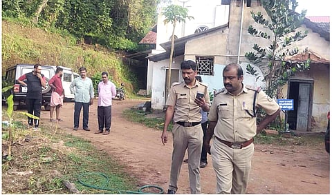 പള്ളിയിലെ മൂന്ന് നേർച്ചപ്പെട്ടികളിലെ പണം കവർന്നു