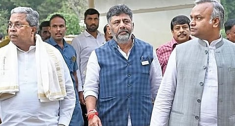 ഡികെ ശിവകുമാറിനൊപ്പം മുഖ്യമന്ത്രി സിദ്ധരാമയ്യയും ഡൽഹിയിലേക്ക്: സിഡബ്ല്യുസി യോഗത്തിൽ പങ്കെടുത്ത ശേഷം മന്ത്രിസഭാ പുനഃസംഘടന; കെപിസിസി അധ്യക്ഷസ്ഥാനം സംബന്ധിച്ച ചർച്ചക്കും സാധ്യത