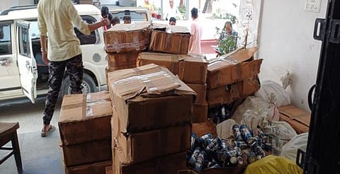 ദീപാവലി ‘വിപണി’ ലക്ഷ്യമിട്ട് അനധികൃത വിൽപ്പനക്കായി എത്തിച്ചത് 30 ലക്ഷം രൂപ വിലമതിക്കുന്ന ബിയർ; കയ്യോടെ പൊക്കി എക്സൈസ്