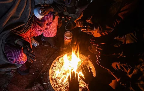 രാജ്യതലസ്ഥാനത്ത് ശൈത്യം കടുക്കുന്നു; താപനില വീണ്ടും 5 ഡിഗ്രിയ്ക്ക് താഴെ | Delhi Weather Update