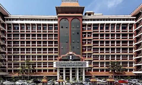 കലോത്സവ റിപ്പോർട്ടിങ്ങിലെ ദ്വയാർഥ പ്രയോഗം: അറസ്റ്റ് ചെയ്താൽ ജാമ്യത്തിൽ വിടാൻ കോടതി ഉത്തരവ്