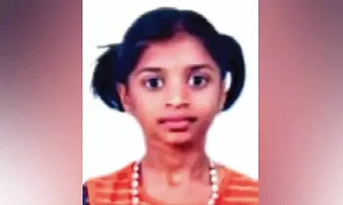 എട്ട് മാസത്തിനിടെ 15 തവണ എലി കടിച്ചു; വാക്സിന്റെ അളവ് കൂടിയതിനെ തുടർന്ന് പത്താംക്ലസുകാരിയുടെ ശരീരം തളർന്നു