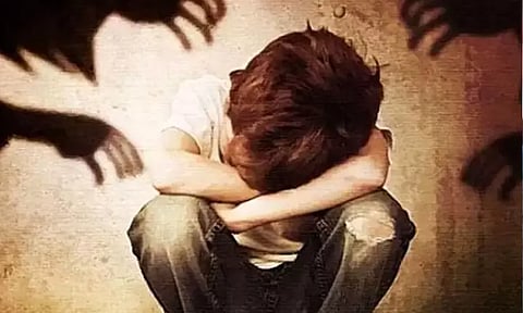 16കാരനുമായി ഒളിവിൽ താമസം, ലൈംഗിക പീഡനത്തിന് ഇരയാക്കിയ 19കാരി അറസ്റ്റിൽ | sexually assaulting