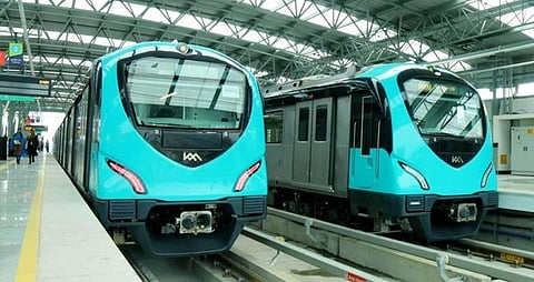 പുതുവത്സര ആഘോഷങ്ങളോട് അനുബന്ധിച്ച് കൂടുതൽ സർവ്വീസുകളുമായി കൊച്ചി മെട്രോയും കൊച്ചി വാട്ടർ മെട്രോയും