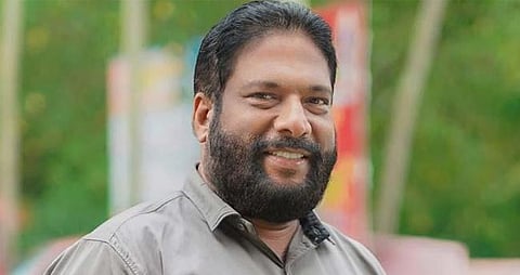 പണവും പാരിതോഷികവും നൽകി പാർട്ടി പദവിയിലെത്തിയതിന്റെ ഉദാഹരണം; മധു മുല്ലശേരിക്കെതിരെ വി. ജോയ് | v. Joy