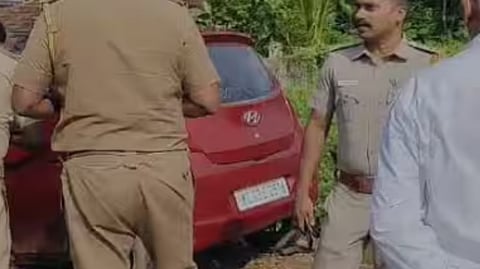 ആലപ്പുഴയിൽ കാറും മിനി ബസും കൂട്ടിയിടിച്ചു: വീട്ടമ്മയ്ക്ക് ദാരുണാന്ത്യം | Accident in Alappuzha