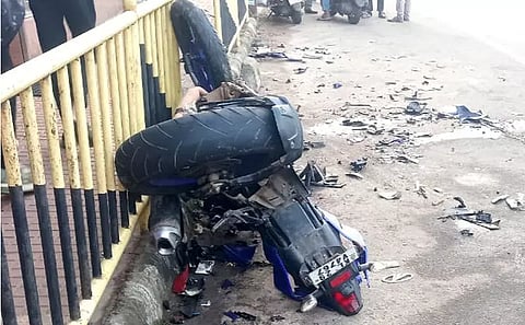 ചെങ്ങന്നൂരിൽ വാഹനങ്ങൾ കൂട്ടിയിടിച്ച് ബൈക്ക് യാത്രികന് ദാരുണാന്ത്യം | bike rider dies after vehicle collides in chengannur