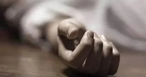 മകൻ ട്രാൻസ് ജെൻഡറിനെ വിവാഹം കഴിക്കാൻ തീരുമാനിച്ചു; മധ്യവയസ്കരായ മാതാപിതാക്കൾ ആത്മഹത്യ ചെയ്തു | middle aged couple died by suicide