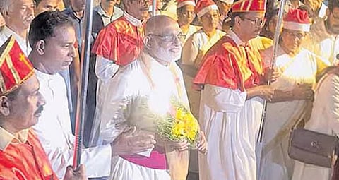 പാലയൂർ പള്ളിയിലെ ക്രിസ്മസ് ആഘോഷം പോലീസ് മുടക്കിയെന്ന് പരാതി | Complaint against police in Thrissur