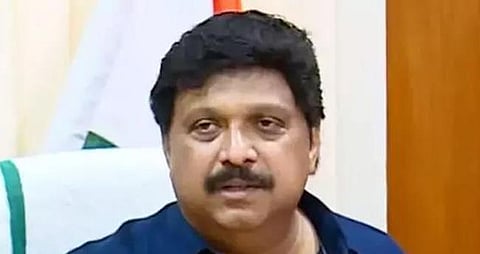 കെഎസ്ആർടിസി സ്വിഫ്റ്റ് ഡ്രൈവര്മാര് നിലയ്ക്കു നിൽക്കണം; മുന്നറിയിപ്പുമായി മന്ത്രി ഗണേഷ് കുമാർ | KSRTC Swift