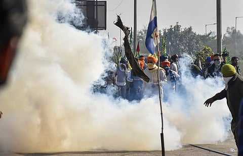 ‘ദില്ലി ചലോ’ മാർച്ച്; കർഷകർക്ക് നേരെ ജലപീരങ്കിയും കണ്ണീർ വാതവും പ്രയോഗിച്ച ഹരിയാന പോലീസ് | Delhi Chalo march