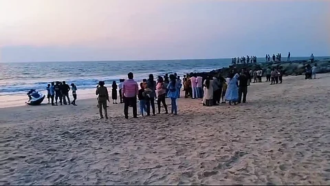 ട്രാസി ബീച്ചിൽ ജെറ്റ്സ്കി മറിഞ്ഞ് റൈഡറെ കാണാതായി | Jetski rider missing