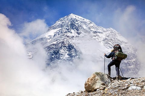 ടിബറ്റ് ഭൂകമ്പം: എവറസ്റ്റ് കൊടുമുടി കയറുന്നതിന് വിനോദ സഞ്ചാരികൾക്ക് വിലക്ക് | Tibet earthquake