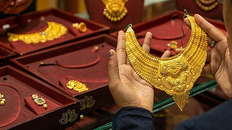 ഓണനാളിലും കുതിച്ച് സ്വർണവില; ചരിത്രത്തിലെ ഏറ്റവും ഉയർന്ന നിരക്കിൽ|
Todays Gold Rate
