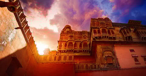 വാസ്തുവിദ്യയുടെ മാസ്മരികത, ജുനഗർ കോട്ട | JUNAGARH FORT