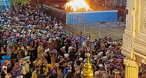 ശബരിമല മണ്ഡല-മകരവിളക്ക് മഹോത്സവത്തിന് നാളെ പരിസമാപ്തി: 50 ലക്ഷത്തിലേറെ പേർ ദർശനം നടത്തി | Sabarimala temple to be closed tomorrow