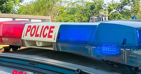 മദ്യലഹരിയിൽ സ്കൂൾ കുട്ടികളുമായി വന്ന സ്വകാര്യ വാഹന ഡ്രൈവർ പിടിയിൽ; കുട്ടികളെ സ്കൂളിലെത്തിച്ച് പൊലീസ്