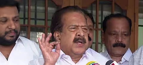 ‘ജനം അനുഭവിച്ച ദുരിതം വിറ്റ് കാശാക്കാൻ ശ്രമിച്ചതിൽ വെറുതെ ഇരിക്കില്ല’, PPE കിറ്റ് അഴിമതിയിൽ ഒന്നാം പ്രതി മുൻ ആരോഗ്യമന്ത്രി: രമേശ് ചെന്നിത്തല | Ramesh Chennithala on PPE kit controversy